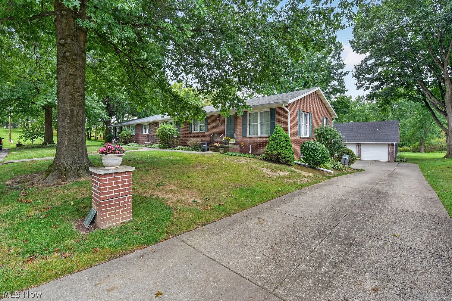 2 bed, 1.0 bath, 950 sqft, $1,200 — Photo 3
