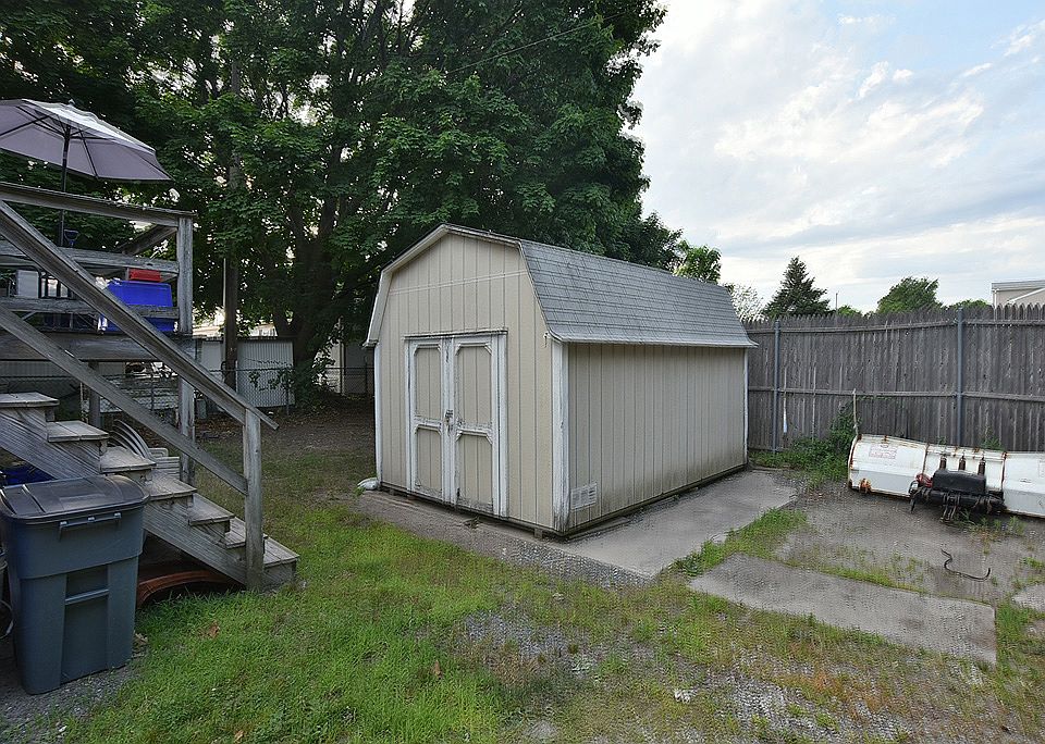 2nd image of 692 Beverage Hill Ave