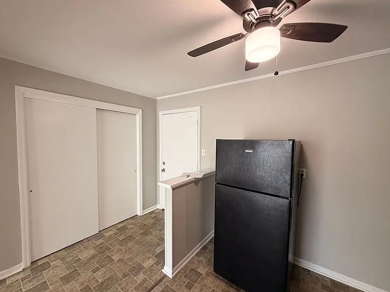 1708 Jennifer Road — Photo 40