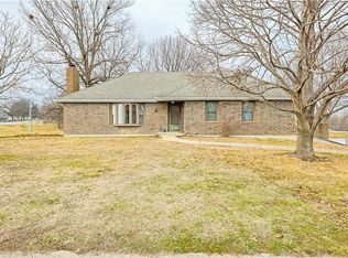 402 Frederick Dr, Gower, MO 64454
