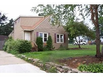 1612 Ridgeway Ave photo 1