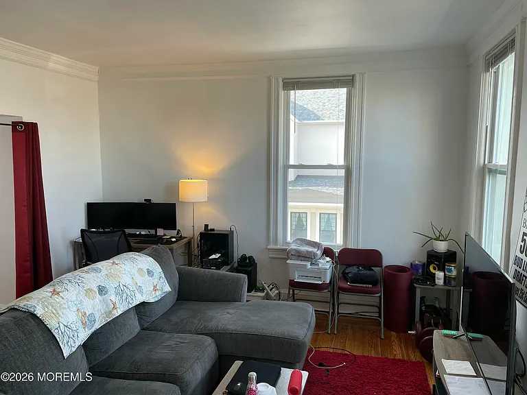 400 Asbury Ave #4 — Photo 2
