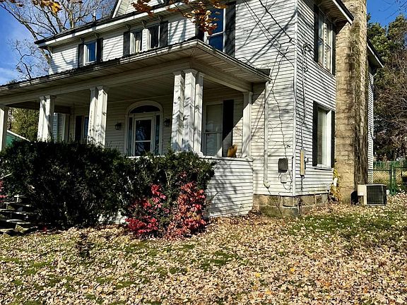 3rd image of 104 Brown Ave