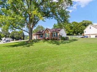 737 W Creek Dr, Clarksville, TN 37040