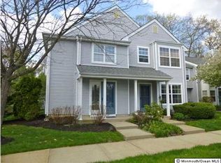 418 Hampton Ct, Manalapan, NJ 07726