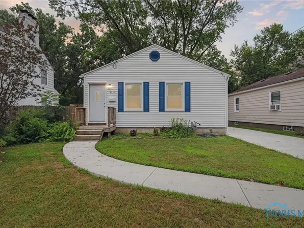 2713 Stateview Dr, Toledo, OH 43609