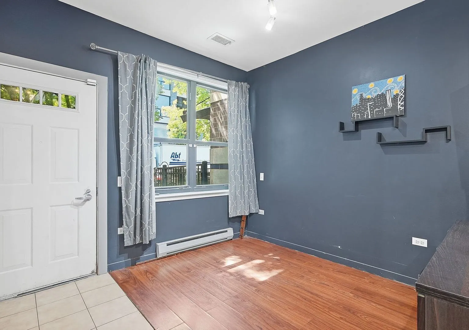 2 bed, 1800 sqft, $4,100 — Photo 3