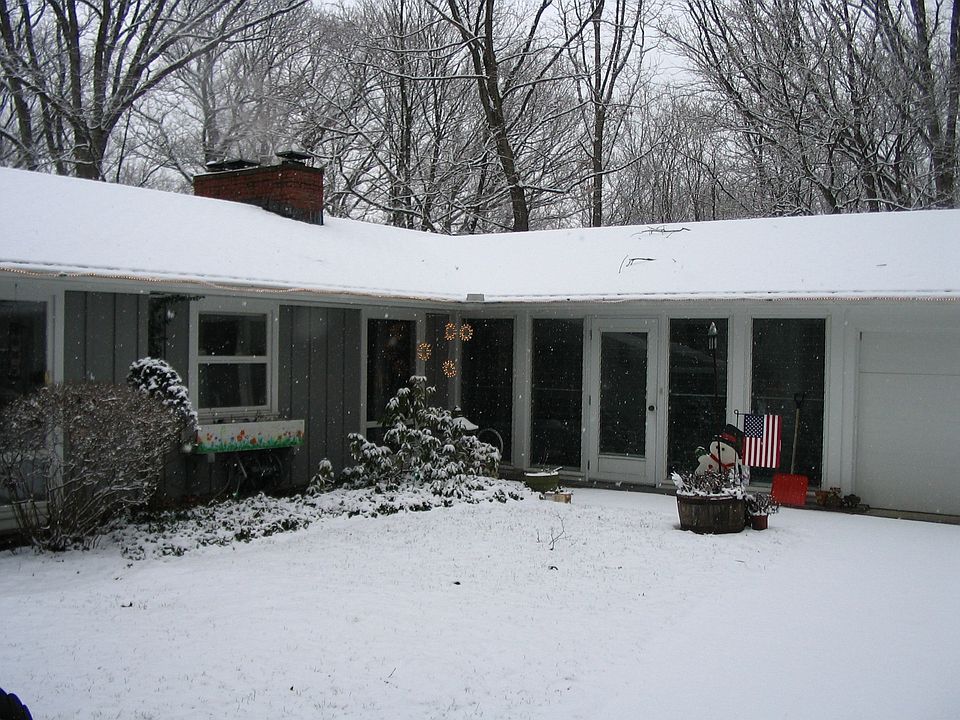 2nd image of 1615 Martin Dr
