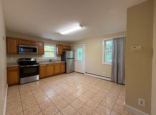 836 6th St FLOOR 3, Rensselaer, NY 12144
