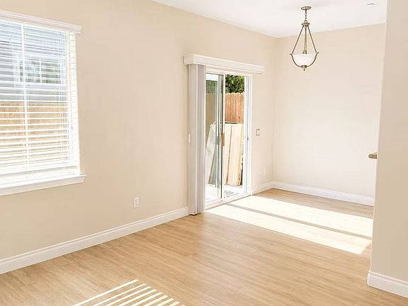 4th image of 455 Fairview Ave Unit D