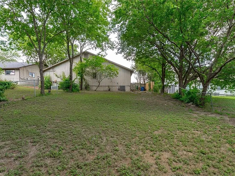 11405 Walnut Ridge Dr #B — Photo 25