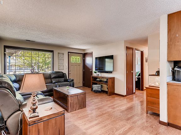 5th image of 7880 SE Hood Ct