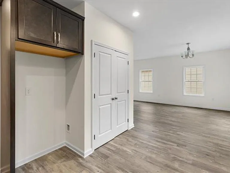 1431 Walnut Ridge Rd — Photo 17