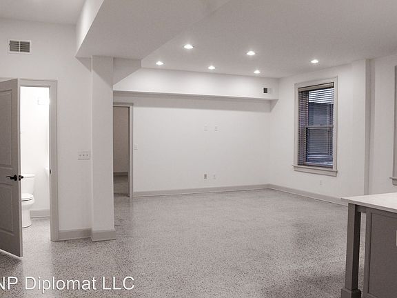 5th image of 9 Buttles Ave APT 410