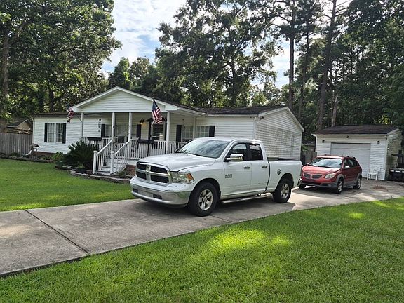 2nd image of 305 Clear Springs Cir
