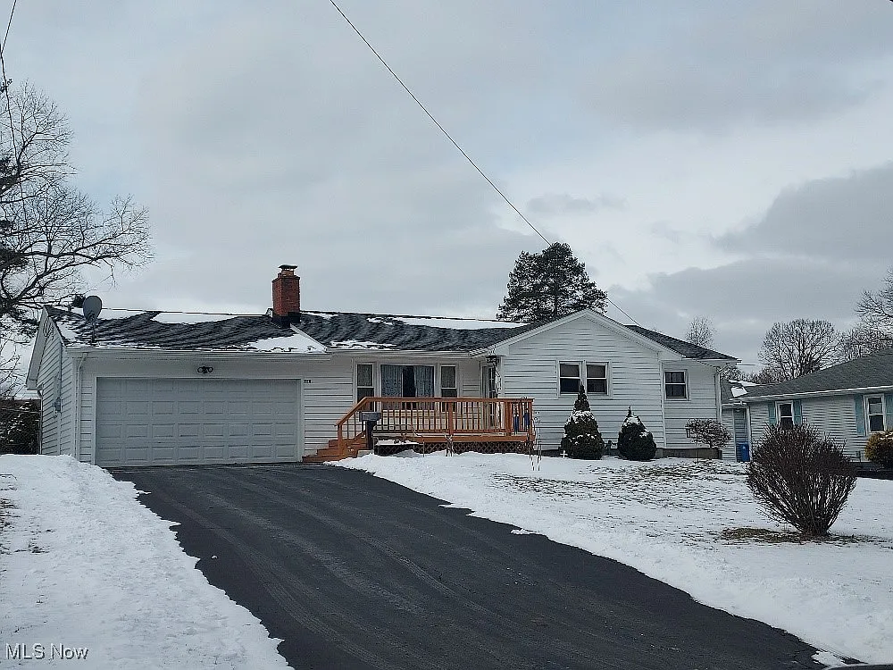 256 Hopewell Dr photo 1