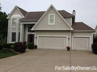 2097 Red Oak Ln, Liberty, MO 64068