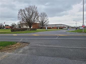 2nd image of 2024 Sullivan Trl
