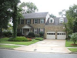 Home for Sale in Virginia Beach, Virginia $389,000