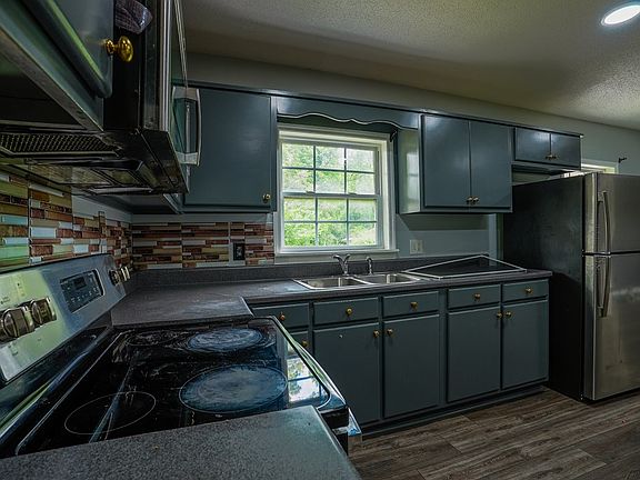 4th image of 510 Charles St