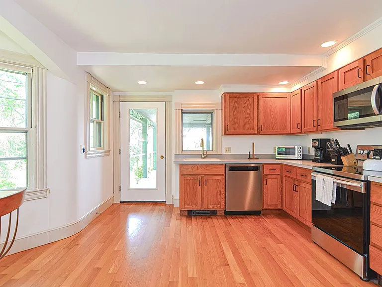 16 Oakes Ln — Photo 13