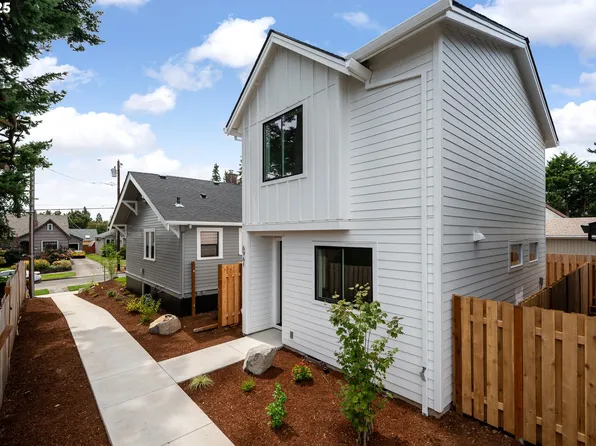 6961 NE Stanton St, Portland, OR 97213