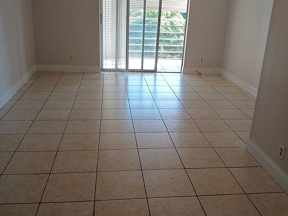 3rd image of 4354 NW 9th Ave #12