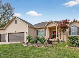 600 S Fox Ridge Dr, Raymore, MO 64083