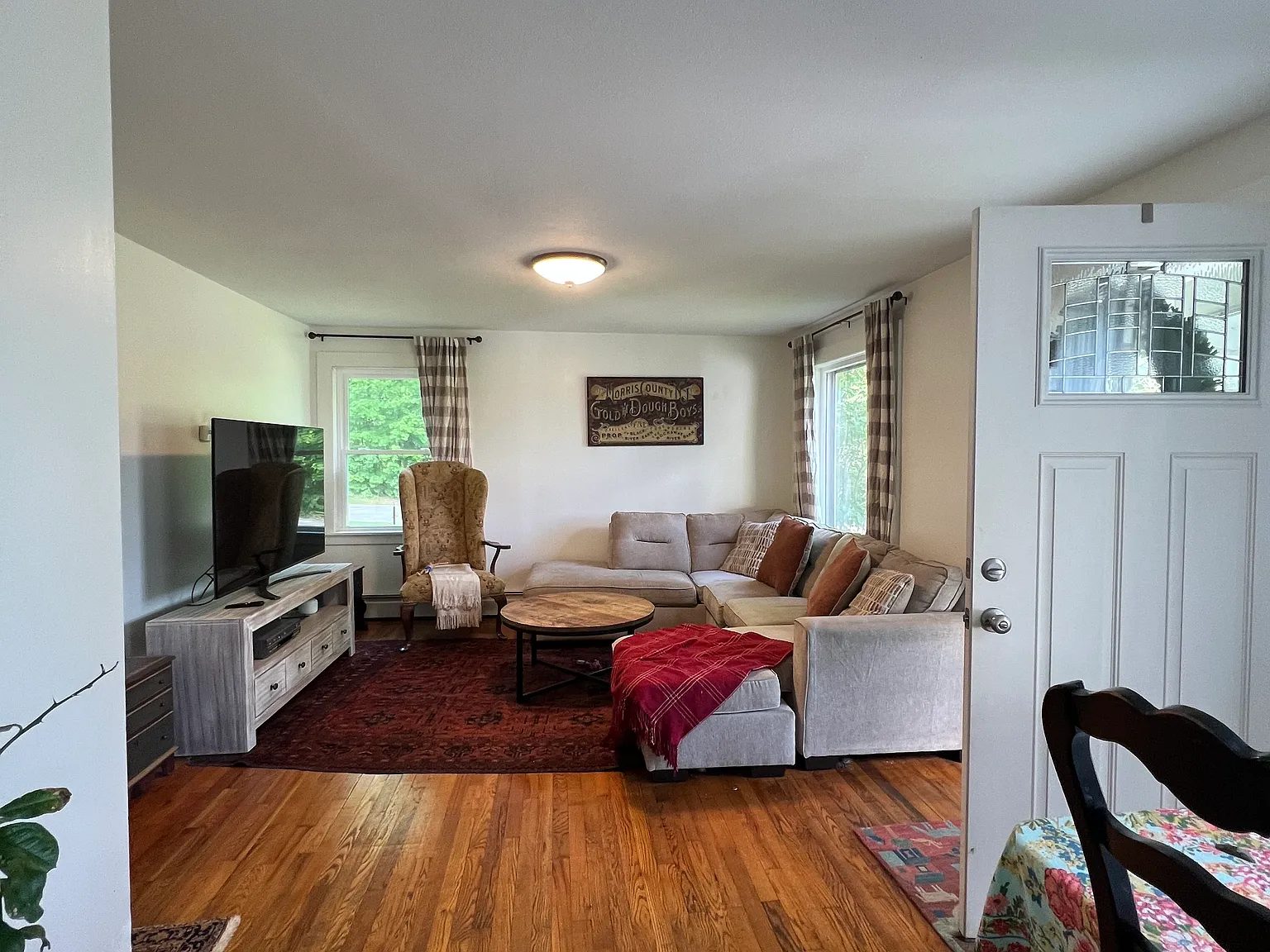 4 bed, 1596 sqft, $2,000 — Photo 3