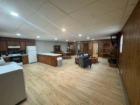 319-325 Connelly Springs, 319-325 Connelly Springs Rd SW #A, Lenoir, NC 28645