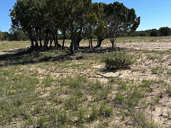 3rd image of 6 Sedillo Hill Rd