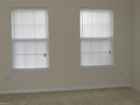 4th image of 445 Chandler Dr