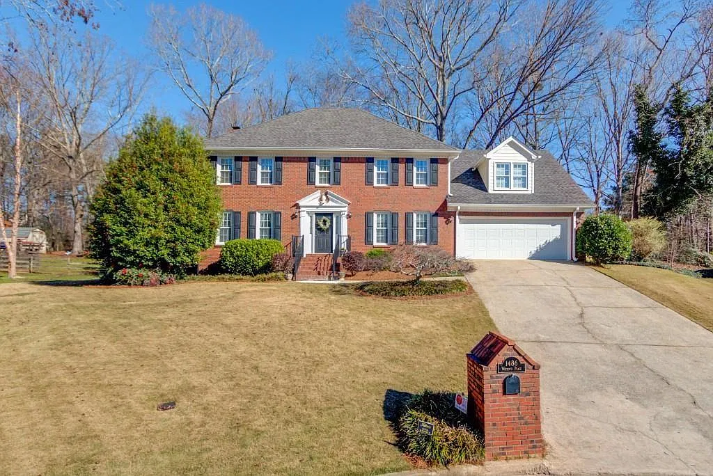 4 bed, 2.5 bath, 2791 sqft, $2,550 — Photo 1