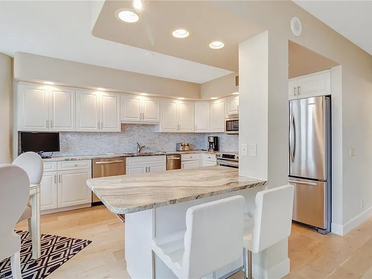 4041 Gulf Shore Blvd N #7 — Photo 7