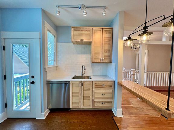 3rd image of 8852 SE 10th Ave #B