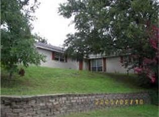 605 Fairlane Ct, Hurst, TX 76054