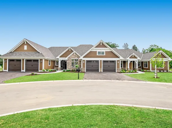 12451 North Woods COURT, Mequon, WI 53092