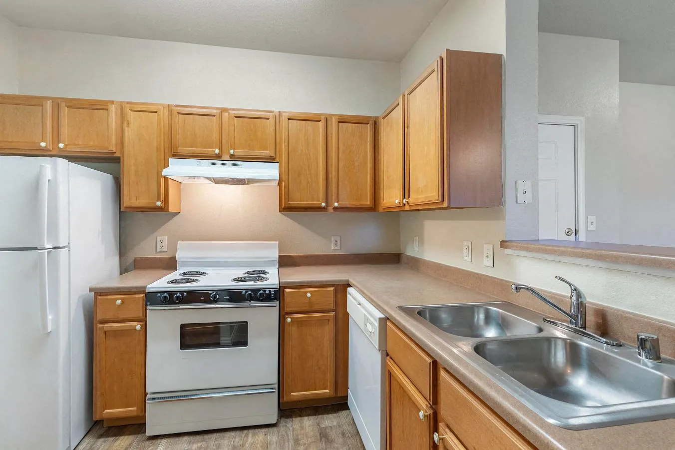 Sequoia Park Apartments — Photo 4