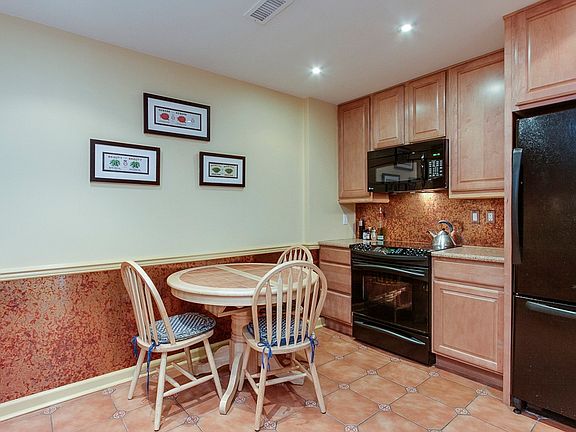 Eat-in Kitchen area