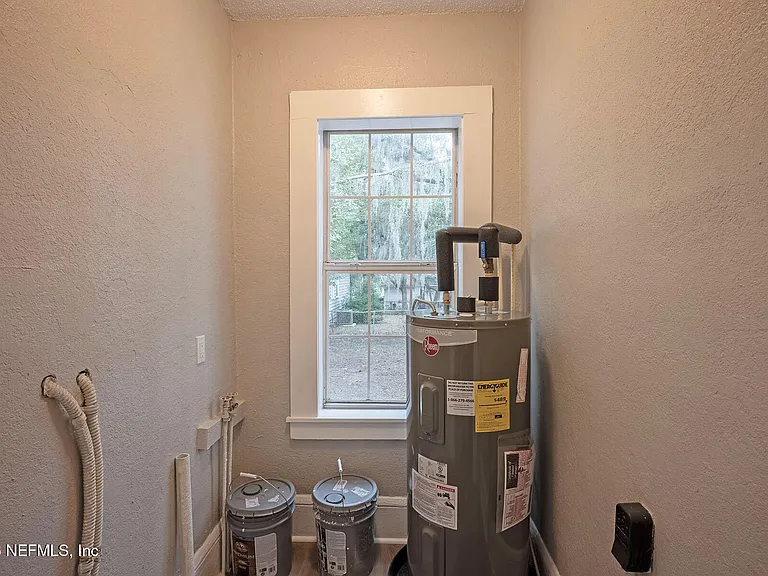 325 Alder St — Photo 25