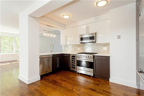 1st image of 15 W 12th St APT 3E