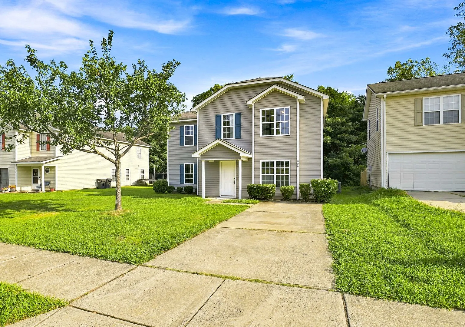 Spacious Living in Coulwood East — Photo 3