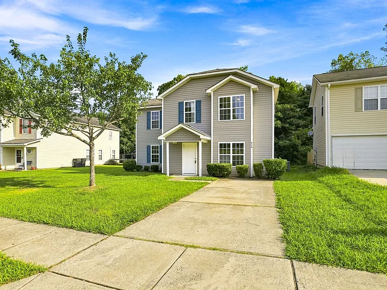 926 Oakshire Cir — Photo 3