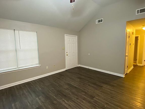 3rd image of 2512 Sunny Hollow Cv