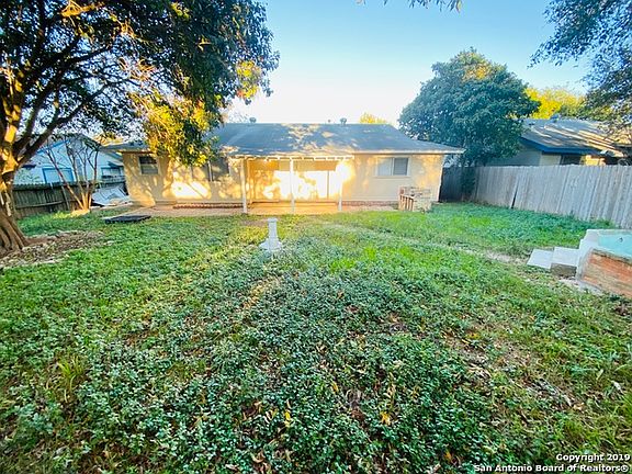 2nd image of 7522 Meadow Green St