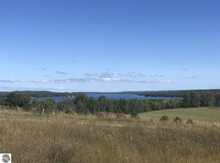 4860 E Water View Dr, Lake Leelanau, MI 49653