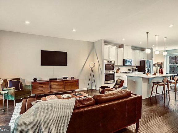 4th image of 22317 Seabring Ter