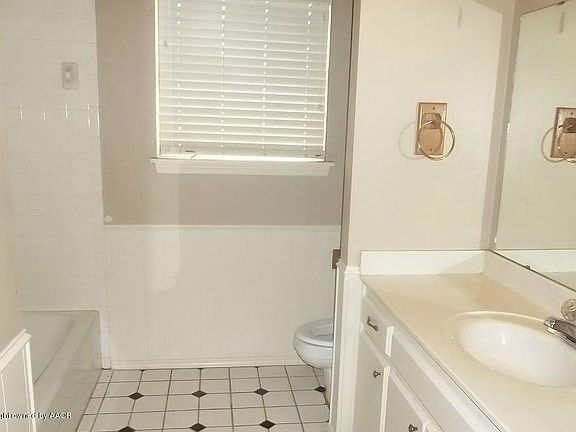 5th image of 20 Yucca Dr