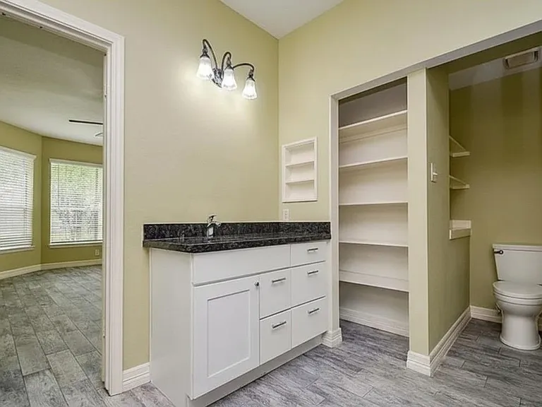 318 N Cypress Estates Cir — Photo 12