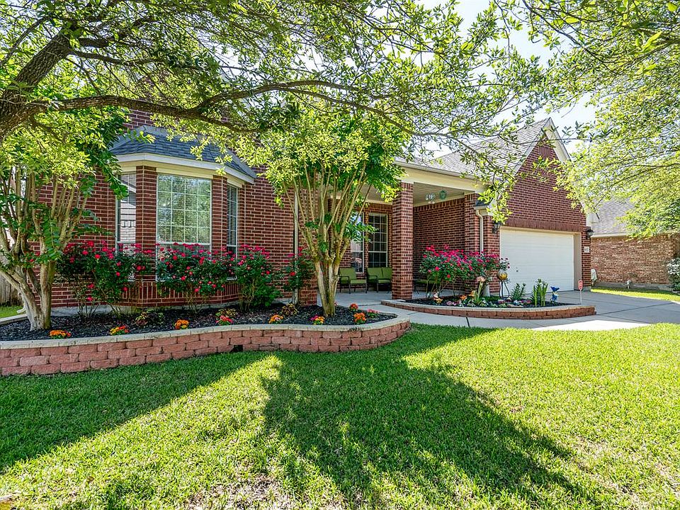 1st image of 18007 Dovefield Ln